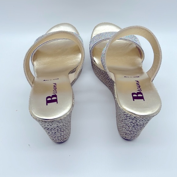 Ladies beautiful Gold and Crystal wedge sandals. They have never been worn. - Picture 4 of 7